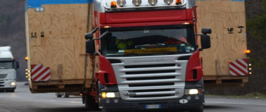 AsstrA trasporta un carico eccezionale per un grosso impianto manifatturiero italiano