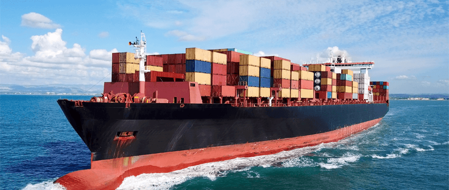 I container marittimi navigano col vento in poppa