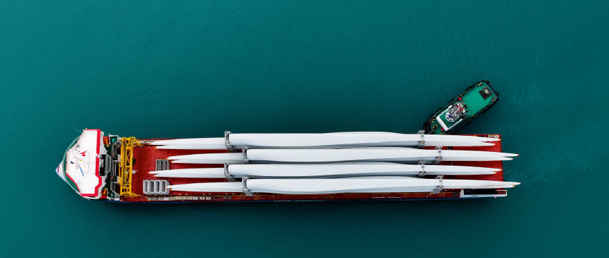 AsstrA Consegna Pale e Attrezzature per Turbine Eoliche dalla Spagna